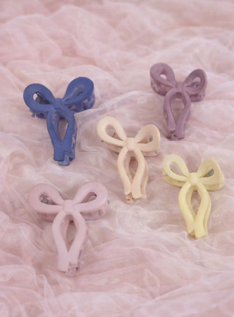 Pastel Bow Claw