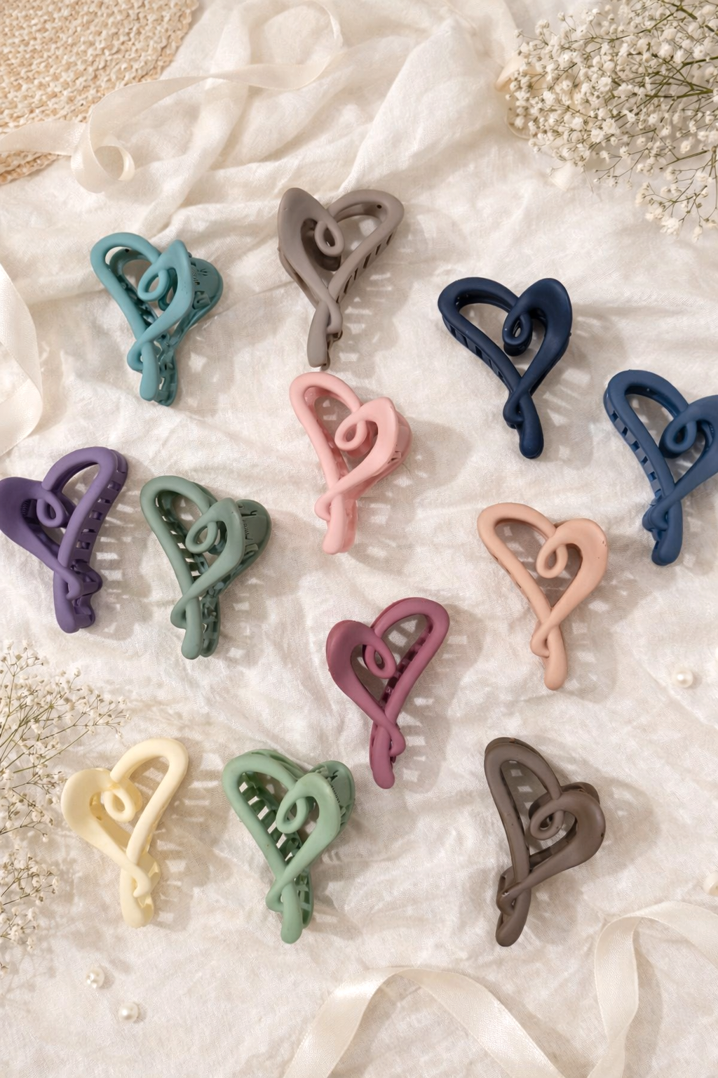 Twisty Hearts Claw - Pastel