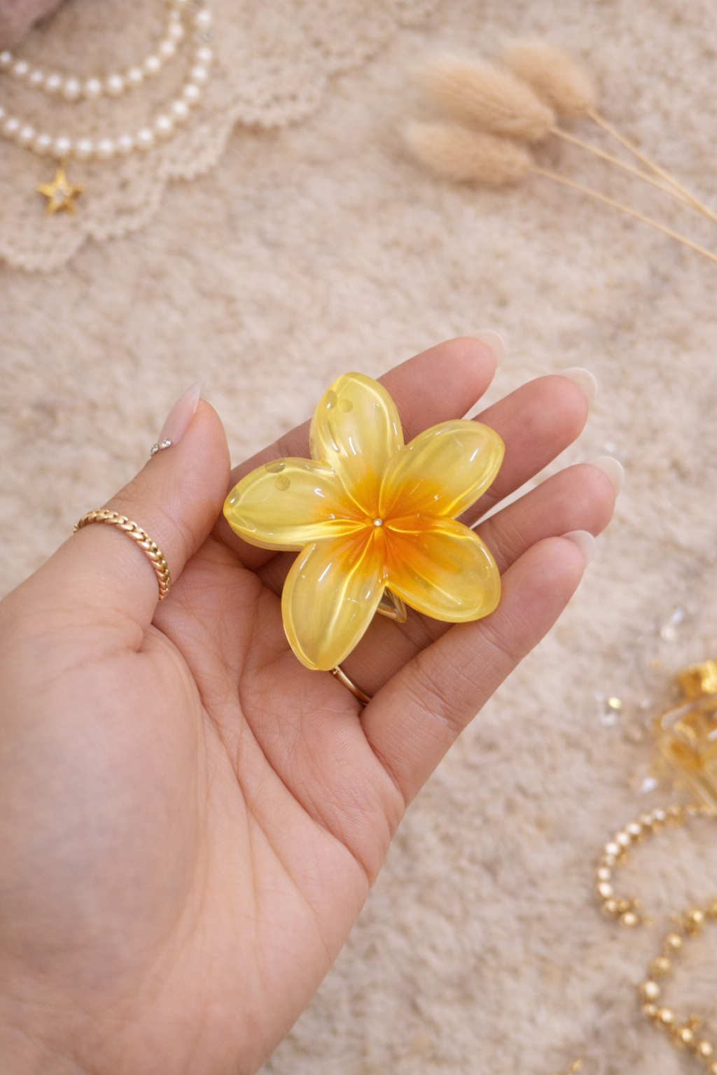 Trending Dual Shade Floral Claws - Glossy