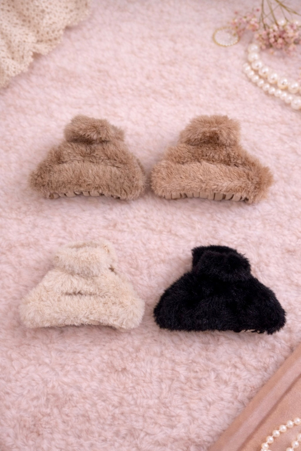 Soft and Trendy Fur Claw - Nude Shades