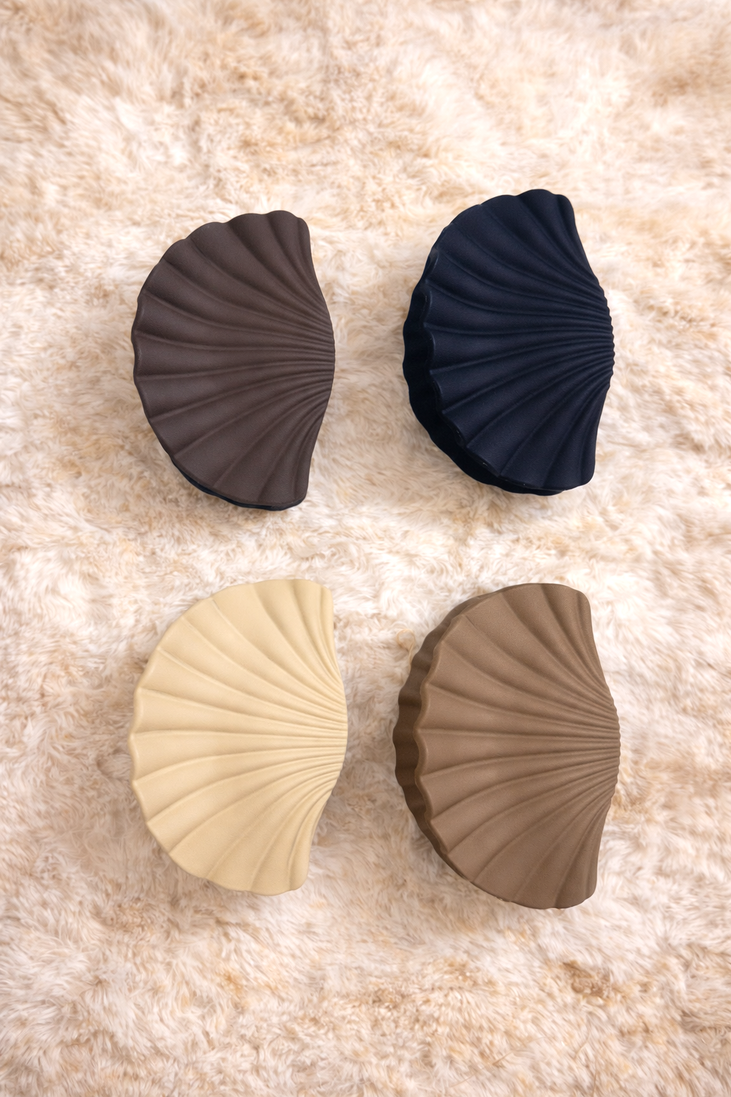 Trending Shell Claws - Nude Shades