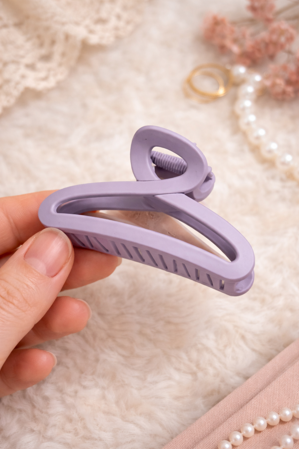 Hanger Shape Matte Clips