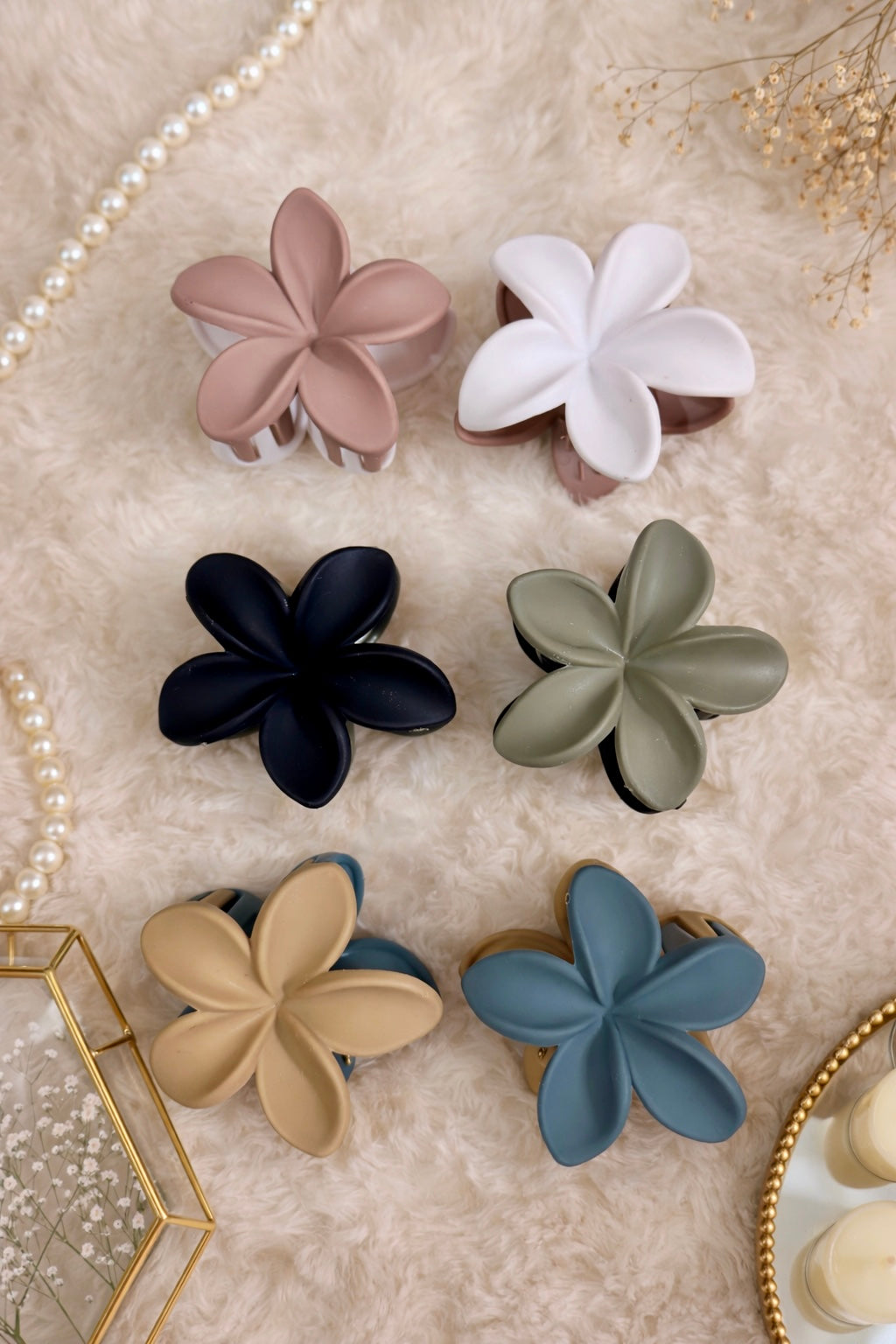 Trending Dual Color Floral Claws - Large