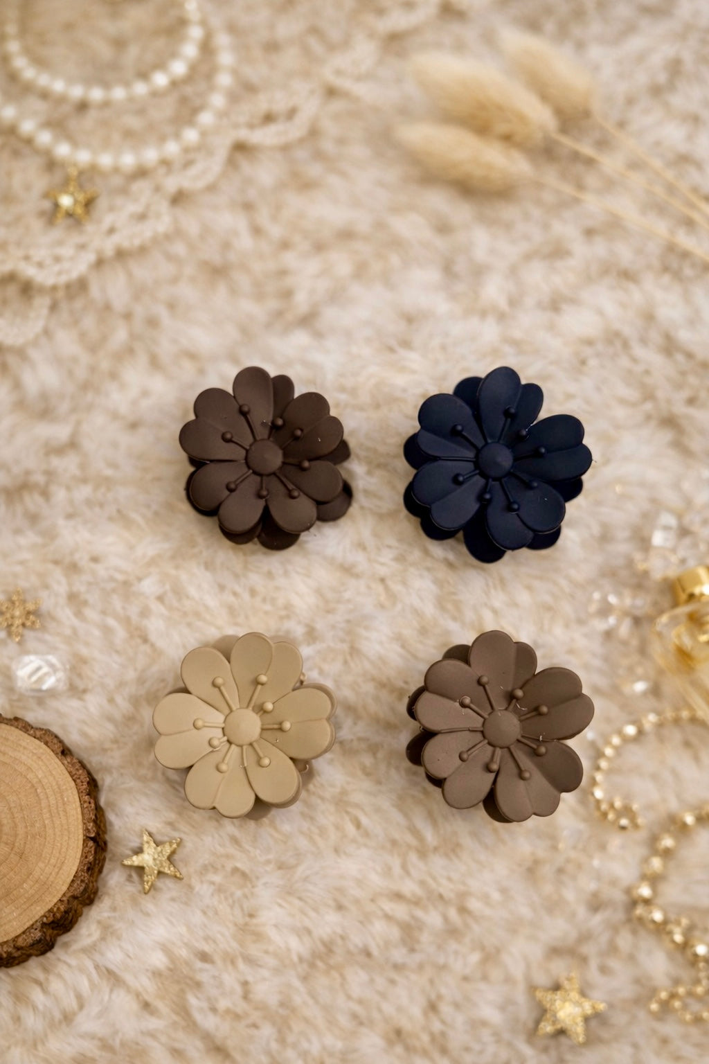 Trending 5 Petal Floral Claws - Nude Shades