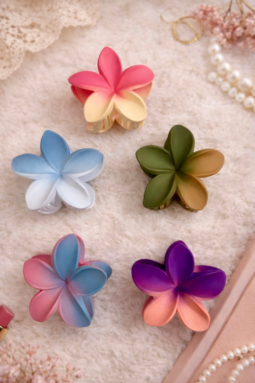 Trending Dual Shade Floral Claws