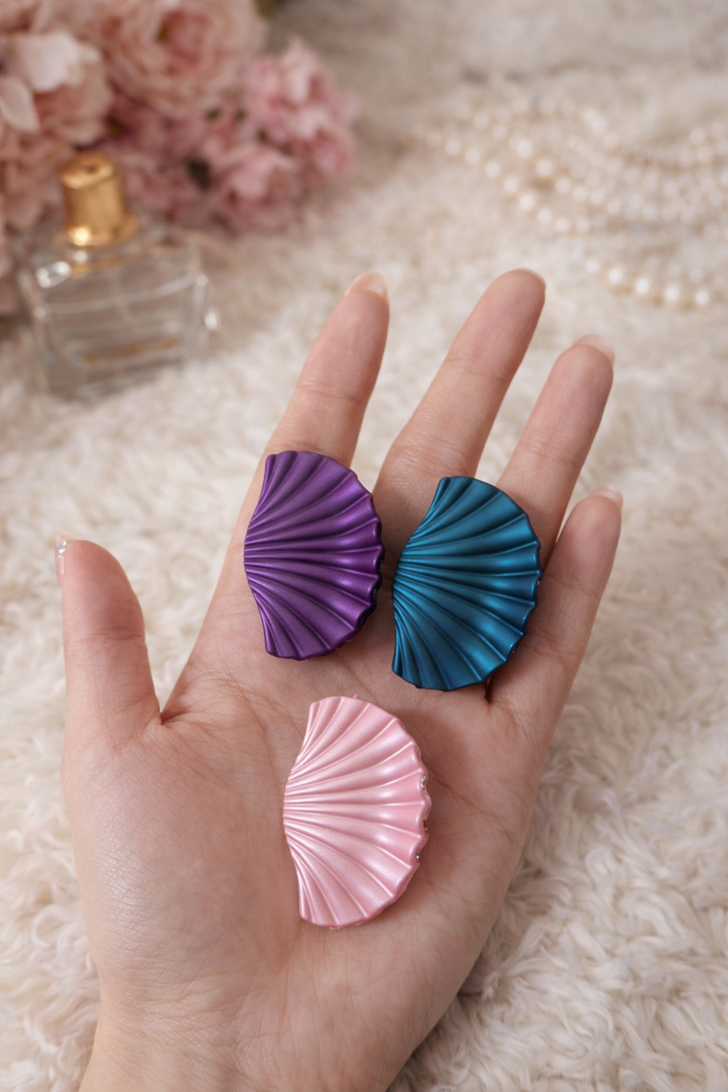 Trending Metallic Shiny Shell Claws
