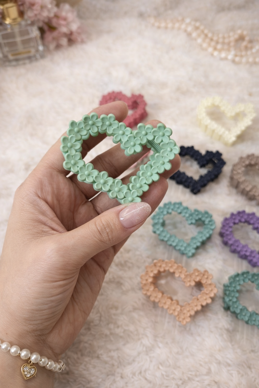 Heart Shaped Floral Claws - Medium