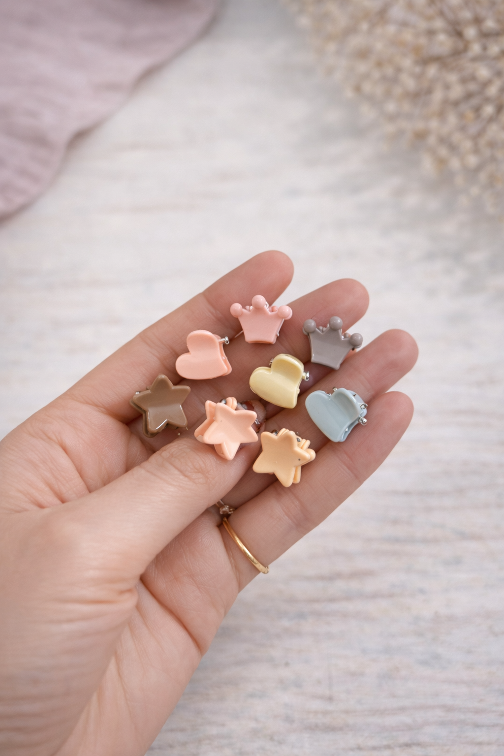 Assorted Mini Claws