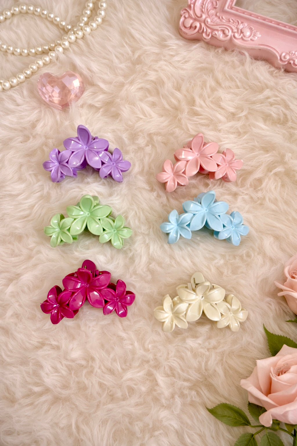 Trending Triple Floral Claws