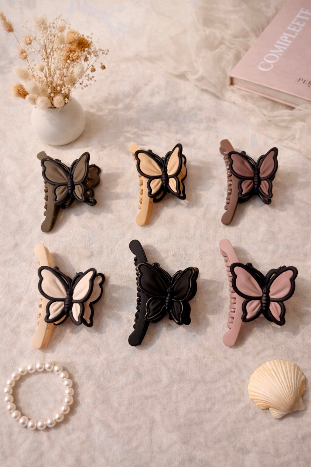 Outlined Matte Finish Butterfly Claw
